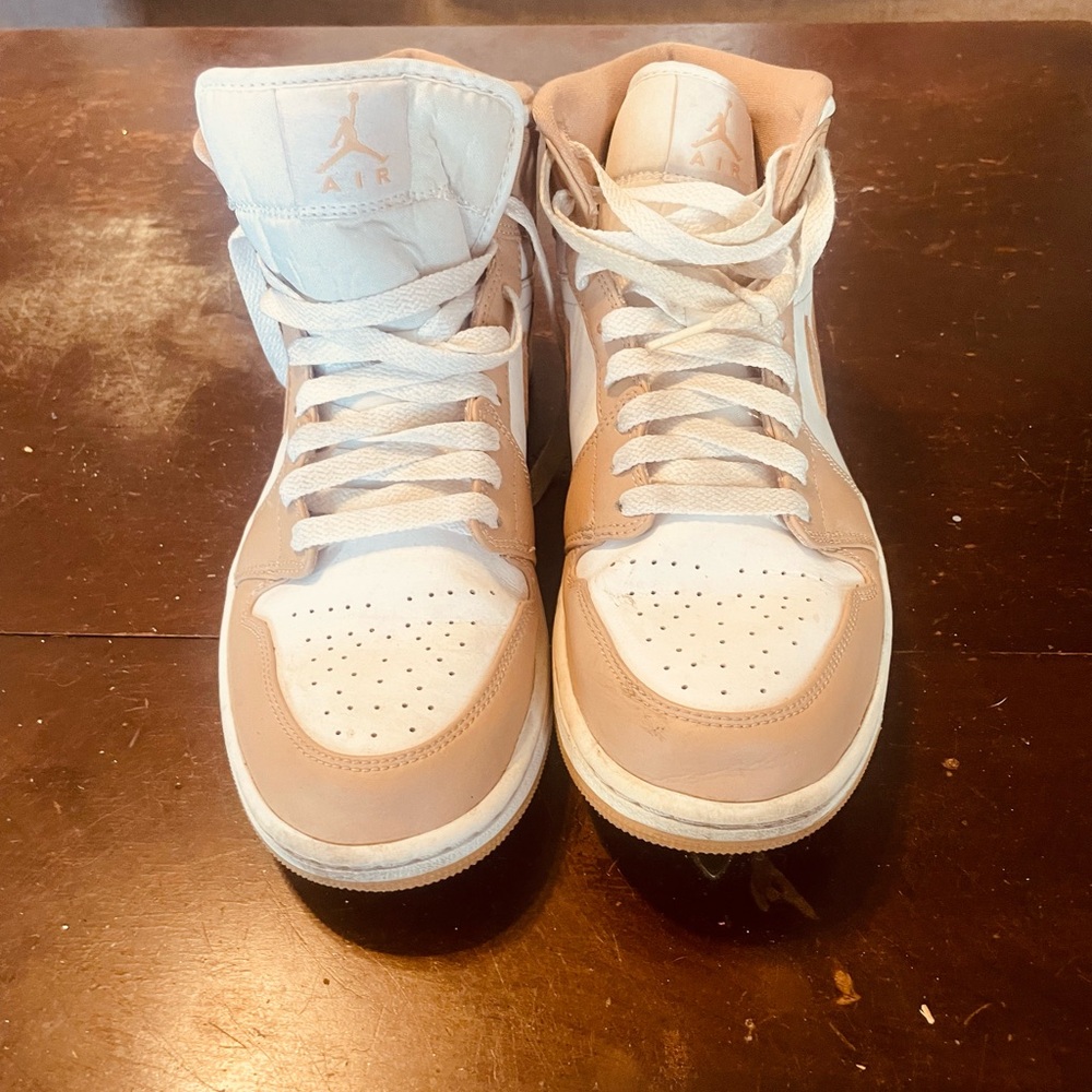 Jordan Kids Sneakers in White and Tan